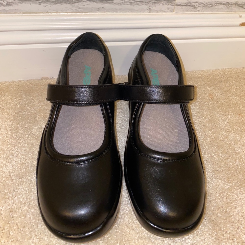 APEX women work shoes